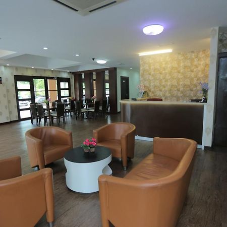 Jam Hotel Kota Warisan Sepang @ Erl Salak Tinggi, Klia 1-2 & F1 ภายนอก รูปภาพ