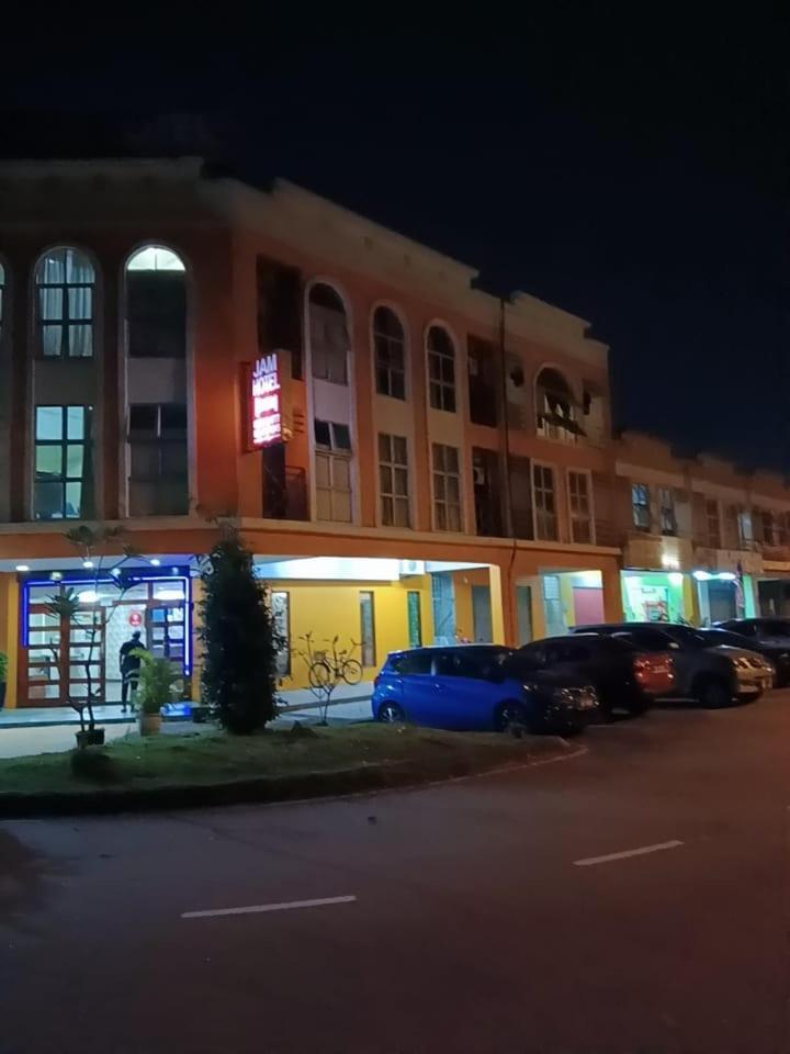 Jam Hotel Kota Warisan Sepang @ Erl Salak Tinggi, Klia 1-2 & F1 ภายนอก รูปภาพ