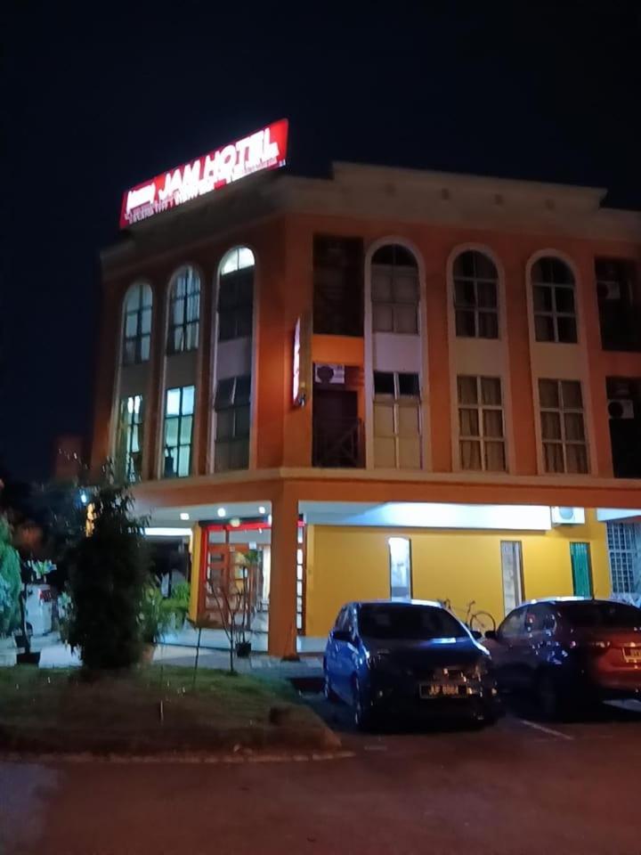 Jam Hotel Kota Warisan Sepang @ Erl Salak Tinggi, Klia 1-2 & F1 ภายนอก รูปภาพ