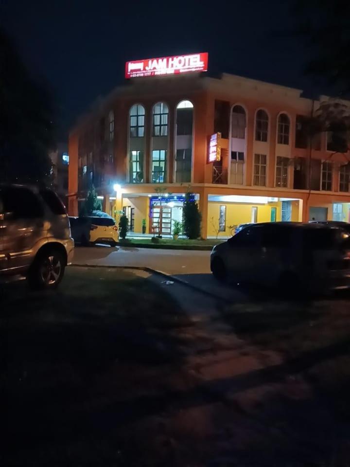 Jam Hotel Kota Warisan Sepang @ Erl Salak Tinggi, Klia 1-2 & F1 ภายนอก รูปภาพ