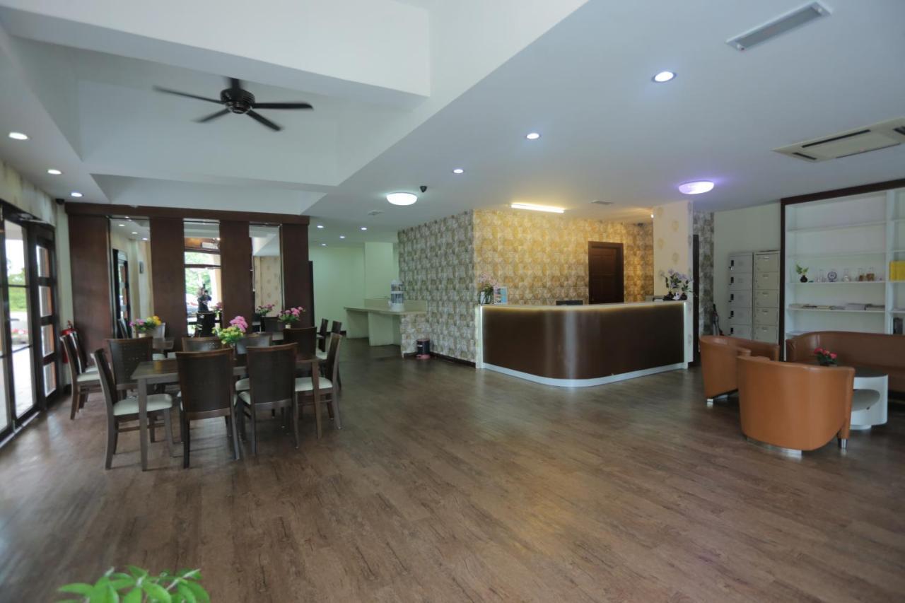 Jam Hotel Kota Warisan Sepang @ Erl Salak Tinggi, Klia 1-2 & F1 ภายนอก รูปภาพ